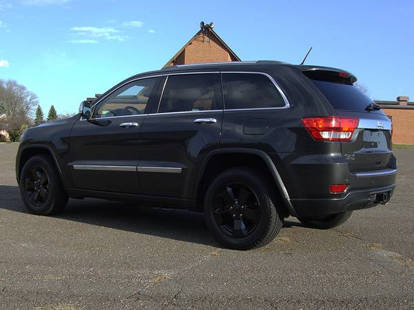 ► 2011 JEEP GRAND CHEROKEE LIMITED - 4WD, V6, NAVI, PANO ROOF, MORE... for sale in East Windsor, NY – photo 5