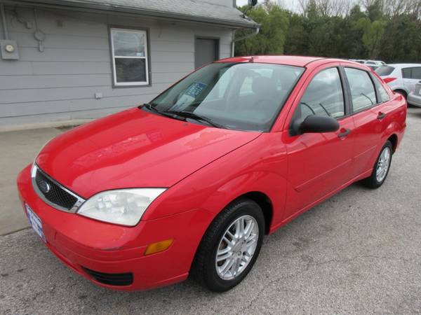 2006 Ford Focus SE ZX4 Sedan - Automatic/Wheels/Low Miles - 85K!! for sale in Des Moines, IA – photo 2