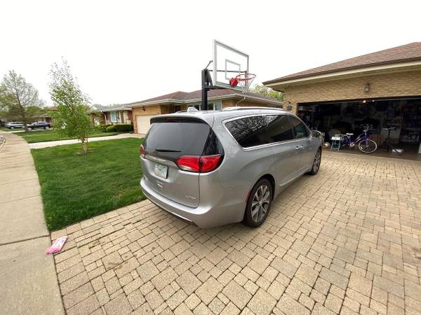 2020 Chrysler Pacifica Limited - Loaded for sale in Schiller Park, IL – photo 16