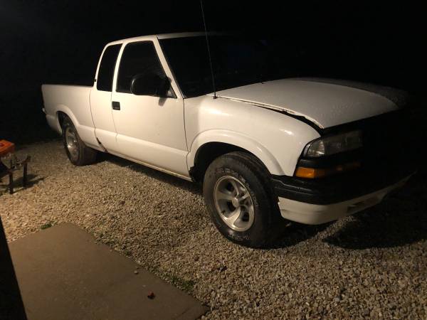 2 trucks +parts $1500 clean tittles - cars & trucks - by owner -... for sale in Troy, MO