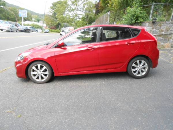 2012 Hyundai Accent SE 4 Door Hatchback Automatic 4Cyl 1.6L 35MPG -... for sale in Seymour, CT – photo 2