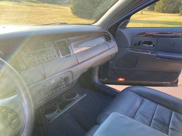 2002 Lincoln Towncar - cars & trucks - by owner - vehicle automotive... for sale in Burnsville, MN – photo 6