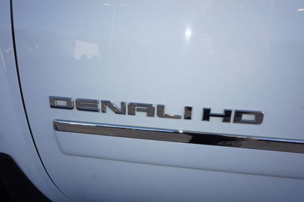 2014 GMC Sierra 3500HD Denali 4x4 4dr Crew Cab LB DRW Diesel Truck for sale in Plaistow, VT – photo 9