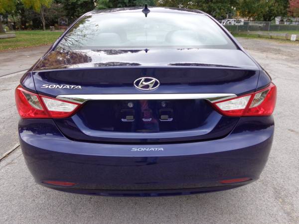 2013 HYUNDAI SONATA GLS, 2 owners, clean - cars & trucks - by dealer... for sale in Rochester , NY – photo 4