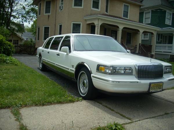 1996 Lincoln Town Car Limousine Very Clean With 26K Original Miles for sale in Hackensack, NJ – photo 6