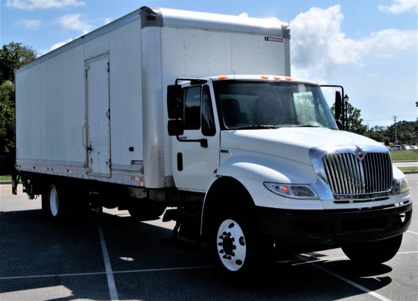 2012 International 4300 26ft Box Truck DT466 A/T Side Door Air Ride for sale in Emerald Isle, VA