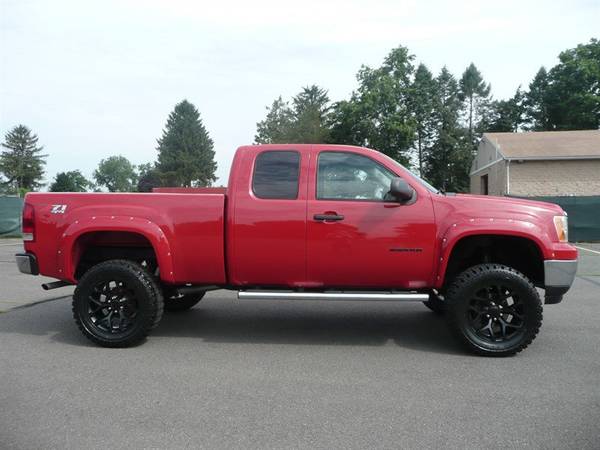 2011 GMC SIERRA 1500: 7 LIFT -NEW WHEELS -NEW 35 TIRES for sale in East Windsor, IL – photo 3