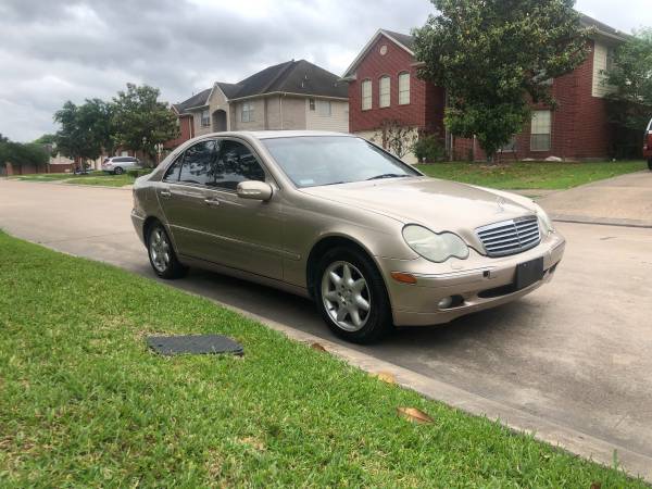 2003 Mercedes C240, clean leather, cold a/c, clean title Runs & drives for sale in Houston, TX – photo 9