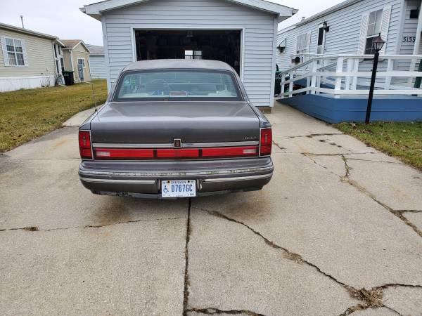 1991 Lincoln Town Car - cars & trucks - by owner - vehicle... for sale in Portage, IL – photo 5