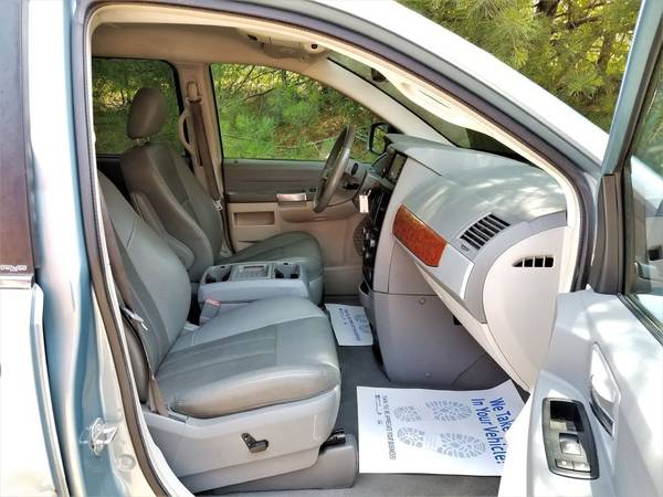 2008 Chrysler Town & Country Touring, 168K, Leather, DVD, 3rd Row, Cam for sale in Belmont, VT – photo 10