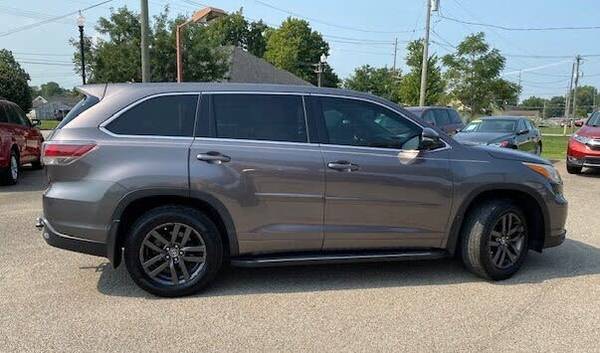 2016 Toyota Highlander LE-58k Miles-3rd Row-Warranty-Like New - cars... for sale in Lebanon, IN – photo 8