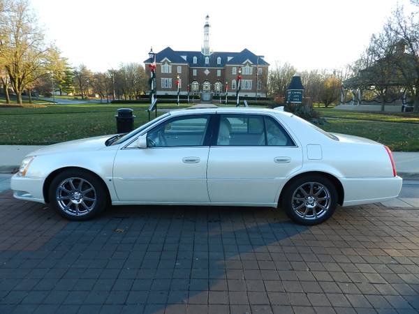 2009 Cadillac DTS Performance Lux III ~ Southern Owned Rust Free ~ -... for sale in Carmel, IN – photo 2