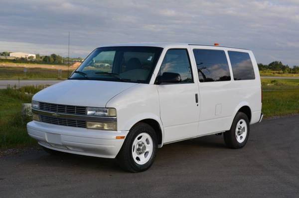 2003 Chevrolet Astro All-Wheel Drive Cargo Van for sale in Bloomington, IL – photo 2