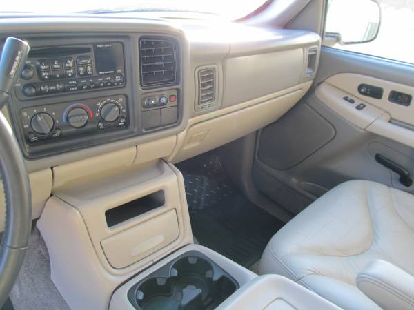 2001 GMC YUKON XL SLT 4X4 - cars & trucks - by dealer - vehicle... for sale in Proctor, MN – photo 8