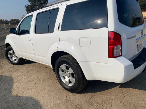 2008 Nissan pathfinder - cars & trucks - by owner - vehicle... for sale in Visalia, CA – photo 3