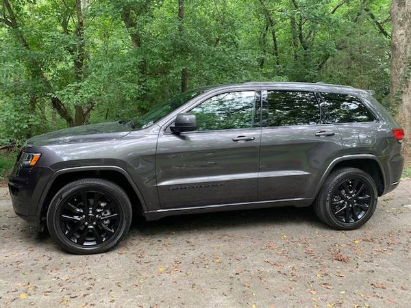 2018 Jeep Grand Cherokee Altitude 4x4 - cars & trucks - by owner -... for sale in Lilburn, GA – photo 4