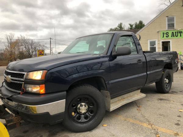 2007 Chevrolet Silverado 1500 Classic LS 2dr Regular Cab 4WD 8 Ft.... for sale in Derry, ME – photo 2
