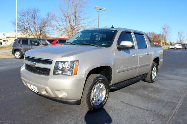 2008 Chevy Chevrolet Avalanche 1500 LT pickup Gold Mist Metallic -... for sale in Springfield, MO – photo 4