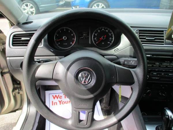 2014 Volkswagen Jetta SE PZEV 4dr Sedan 6A - - by for sale in Youngstown, OH – photo 9