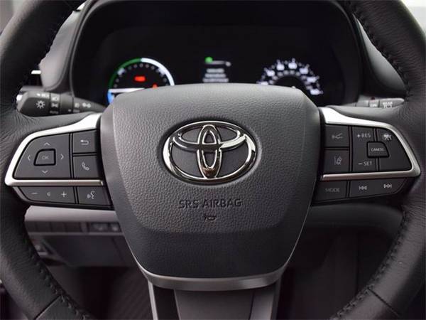 2021 Toyota Sienna XLE van - - by dealer - vehicle for sale in New Rochelle, NY – photo 17