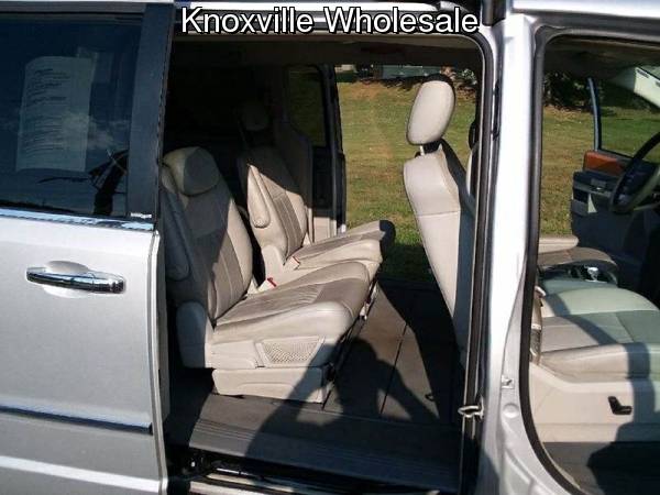 2008 Chrysler Town and Country Limited 4dr Mini Van for sale in Knoxville, TN – photo 12
