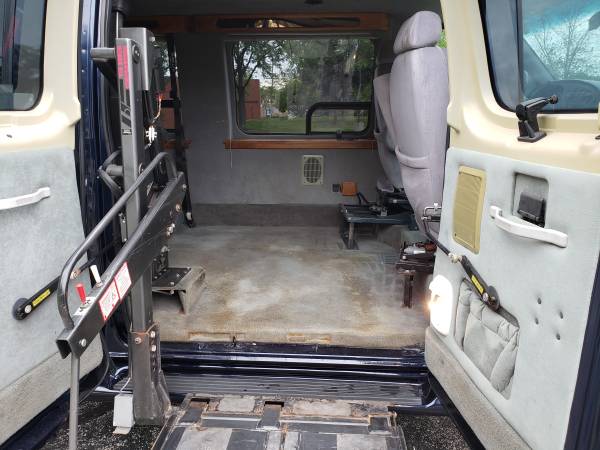 2001 FORD E250 QUIGLEY CONVERSION 4x4 HANDICAP WHEELCHAIR ACCESSIBLE for sale in skokie, IN – photo 18