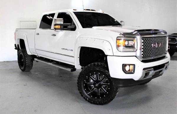 2015 GMC Sierra 2500HD Denali Crew Cab 4WD - cars & trucks - by... for sale in Fredericksburg, District Of Columbia – photo 3