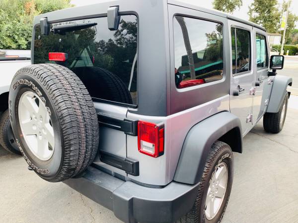 2016 Jeep Wranger Unlimited-Nice Grey,high output V6,4wd,ONLY 33k!! for sale in Santa Barbara, CA – photo 2