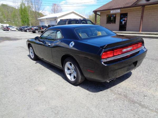 2013 Dodge Challenger SXT 2dr Coupe CASH DEALS ON ALL CARS OR BYO for sale in Lake Ariel, PA – photo 8