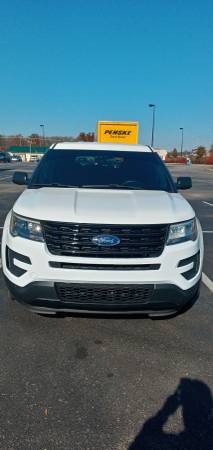 2016 Explorer XLT AWD Base - cars & trucks - by owner - vehicle... for sale in Mount Washington, KY – photo 2