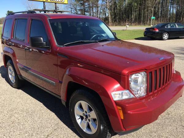 2012 JEEP LIBERTY LIMITED EDITION 4X4 ONLY 98, 000 MILES - cars & for sale in Howard City, MI – photo 2