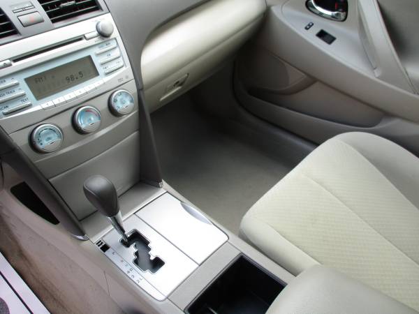2009 TOYOTA CAMRY LE GAS SAVER VERY CLEAN - - by for sale in Providence, RI – photo 15