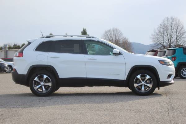 2019 JEEP CHEROKEE LIMITED 4X4 *CERTIFIED PRE-OWNED! - cars & trucks... for sale in Middlebury, VT – photo 4