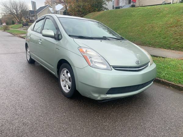Toyota Prius Low Miles 48mpg - cars & trucks - by owner - vehicle... for sale in Knoxville, TN – photo 6