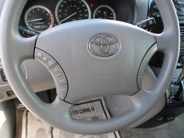 2005 Toyota Sienna ONE-OWNER LOW MILES - - by for sale in San Mateo, CA – photo 18