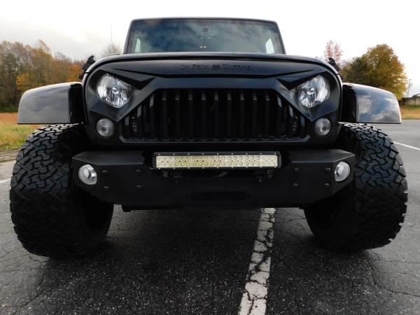 LIFTED 14 JEEP WRANGLER SAHARA 6 SPEED MANUAL 3.6L 4X4 20X12 NEW... for sale in KERNERSVILLE, SC – photo 12