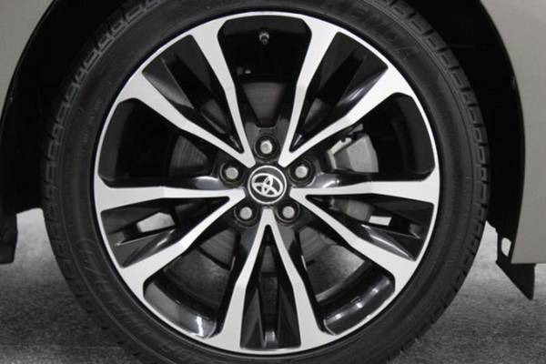 2017 Toyota Corolla SE sedan Gray for sale in Farmington, AR – photo 10