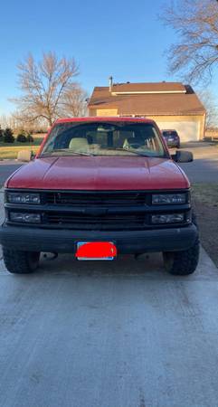 1999 Chevrolet Suburban LT - cars & trucks - by owner - vehicle... for sale in Aberdeen, SD – photo 2