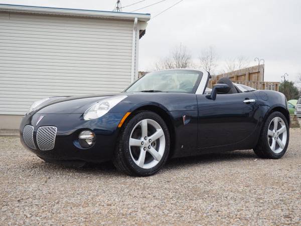 2006 Pontiac Solstice Base Convertible - cars & trucks - by dealer -... for sale in Heath, OH – photo 7