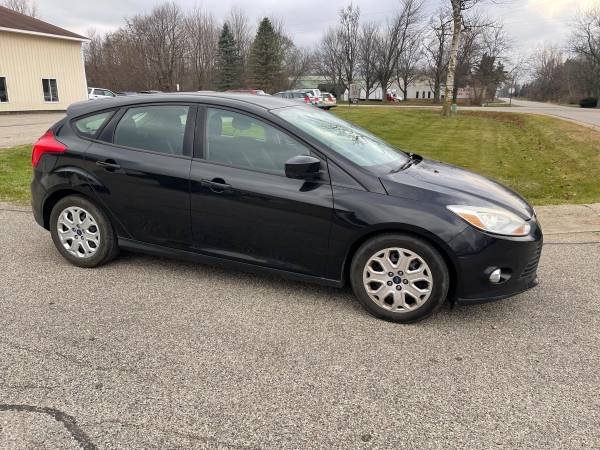 Nice 2012 Ford Focus Low Miles - cars & trucks - by owner - vehicle... for sale in Holland , MI – photo 5