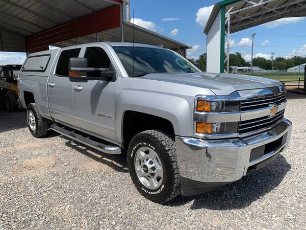 2017 CHEVROLET K2500 CREW CAB GAS 4WD W/ CAMPER TOPPER - cars &... for sale in Noble, TX – photo 2