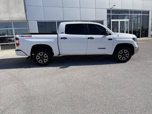 2019 Toyota Tundra 4WD CrewMax Sr5 - - by dealer for sale in Somerset, KY – photo 11