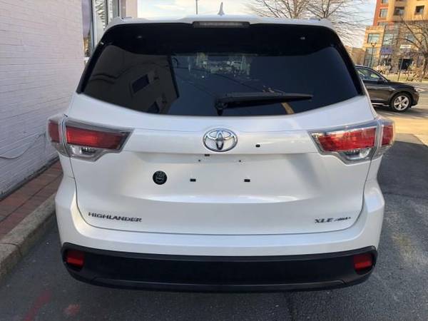 2015 Toyota Highlander - - by dealer - vehicle for sale in Arlington, District Of Columbia – photo 8