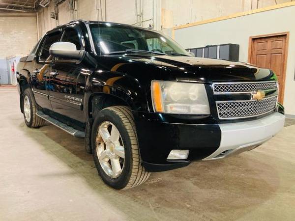 2007 Chevrolet Avalanche 1500 Z71 4x4 leather navi Loaded 4x4 - cars... for sale in Cleveland, NY – photo 3