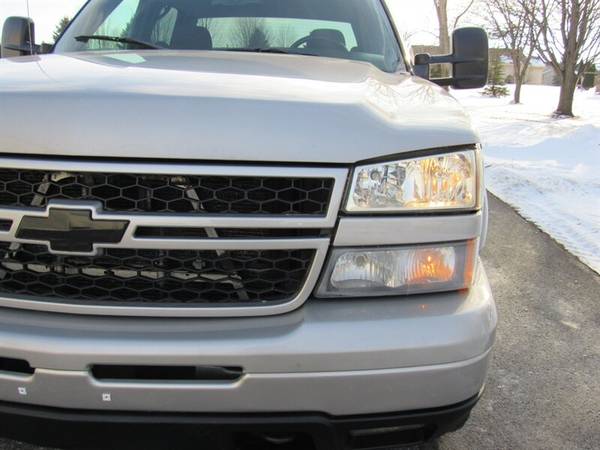 2006 Chevy Silverado 1500 LT Z71 4X4 Crew Cab, New Wheels and Tires! for sale in Appleton, WI – photo 9