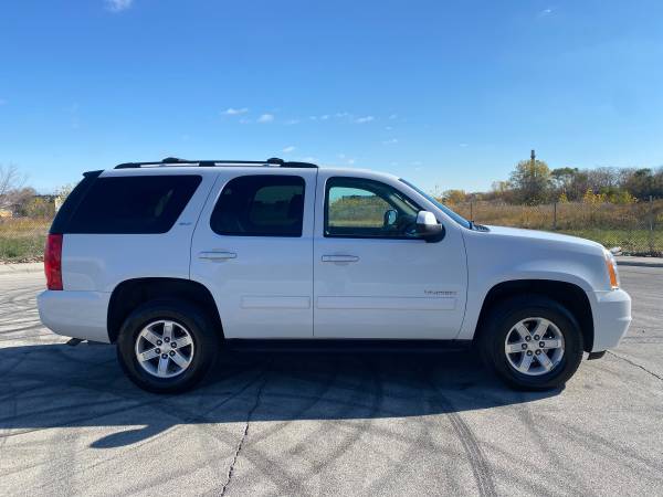 2011 GMC YUKON SLT 4x4 - cars & trucks - by owner - vehicle... for sale in Chicago, IL – photo 4