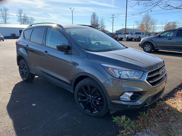 2019 FORD ESCAPE SE (A46385) - cars & trucks - by dealer - vehicle... for sale in Newton, IL – photo 2