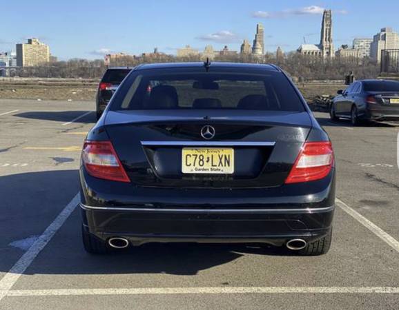 2010 Mercedes Benz C300 - New Car Condition - 6, 750 (New Jersey) for sale in North Bergen, NJ – photo 3