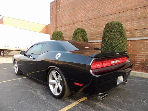 2009 Dodge Challenger SRT8 - cars & trucks - by owner - vehicle... for sale in milwaukee, WI – photo 9
