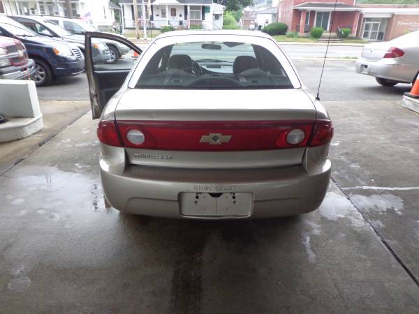 2004 CHEVROLET CAVALIER,GAS SAVER,AFFORDABLE 4 DOOR, EASY TO HANDLE... for sale in Allentown, PA – photo 18